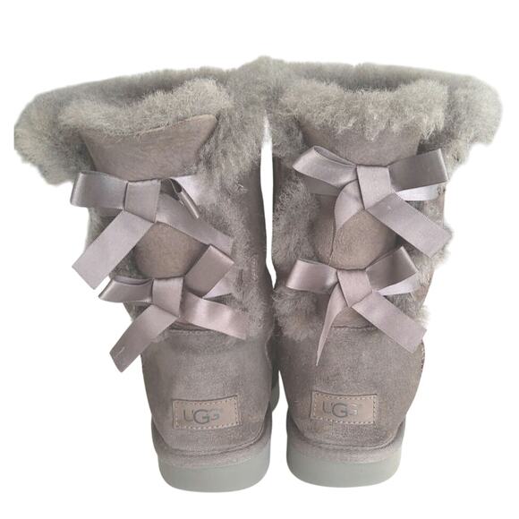 Uggs Gray Bailey Bow II boot Suede Sherpa women's size 10 Mid/Tall - Picture 1 of 5